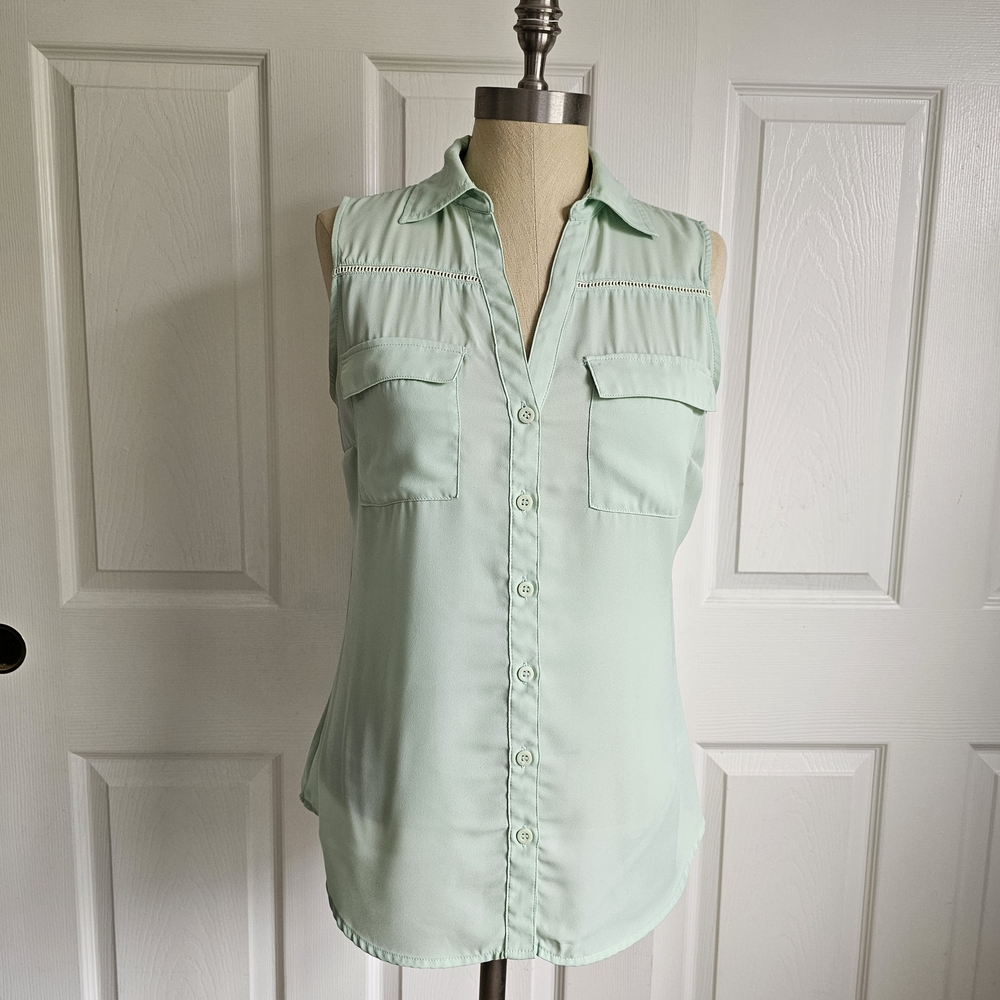 New York & Company Light Green Sleeveless Blouse